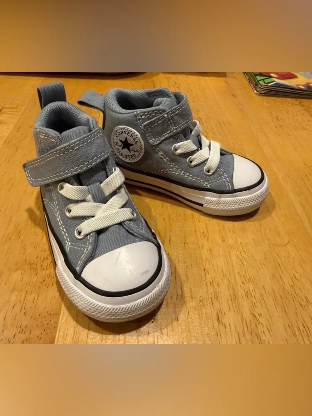 Converse High Top Sneakers Toddler Size 5 Light Blue/Gray